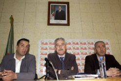 جمال راشدي وأعضاء الفرع المستقيلون في ندوة صحفية