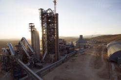 موقع الشرق الأوسط: “الأزمة الاقتصادية تحتم على الجزائر خفض الواردات ومنع استنزاف النقد الأجنبي”