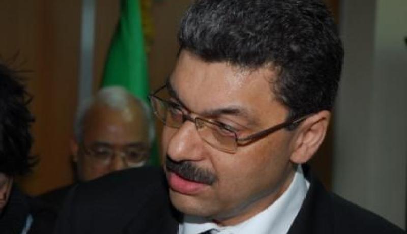 البوعزيزي يقهر وزارة المالية