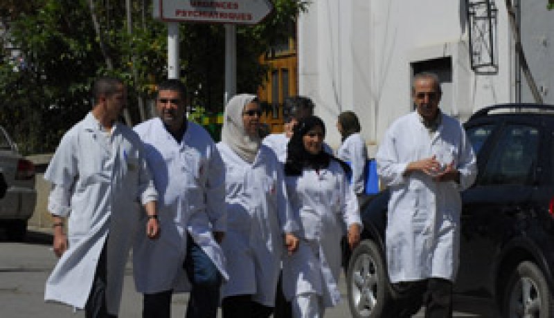 الأخصائيون النفسانيون يهددون بتحويل الإعتصام إلى رئاسة الجمهورية اليوم