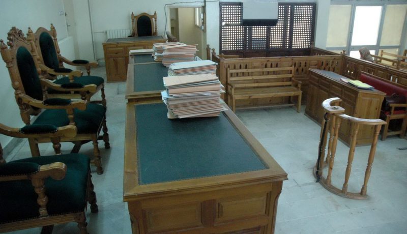 نجــل الجــنـــرال نــزار أمـــام العــدالـــة بـتــهــمـــة رشـق ابـن خــالـتــــه وشـريـكـــه بـالحــجـــــارة