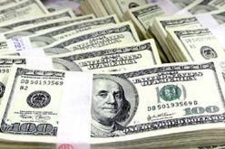 ارتفاع الدولار يؤدي إلى تراجع سعر الخام بأزيد من دولار بألاسواق الدولية