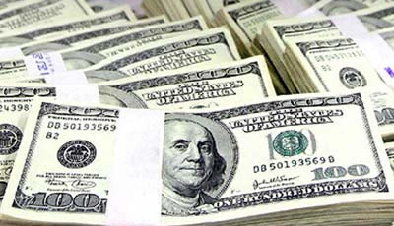 ارتفاع الدولار يؤدي إلى تراجع سعر الخام بأزيد من دولار بألاسواق الدولية