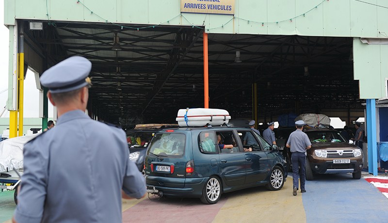 عـقـوبات تـتراوح بين 4 و8 سنوات حبـسا نافـذا لـ 17 إطارا بالجمارك في ميـناء العـاصمة