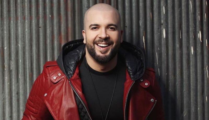 بالفيديو.. الفنان المغربي “دوزي” يوجه رسالة للمنتخب الجزائري