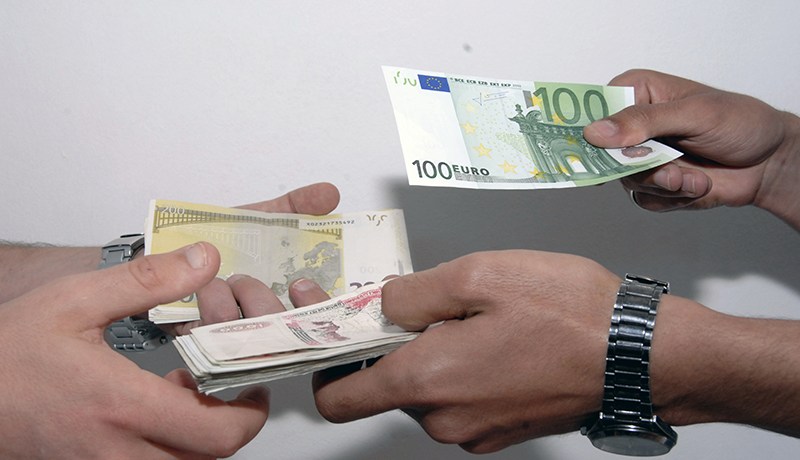 رفع قيمة الدينار وتثبيت سعر الدوفيز للمستوردين قريبا