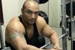 بالفيديو- هلاك رباع روسي عالمي في شجار شارعي!