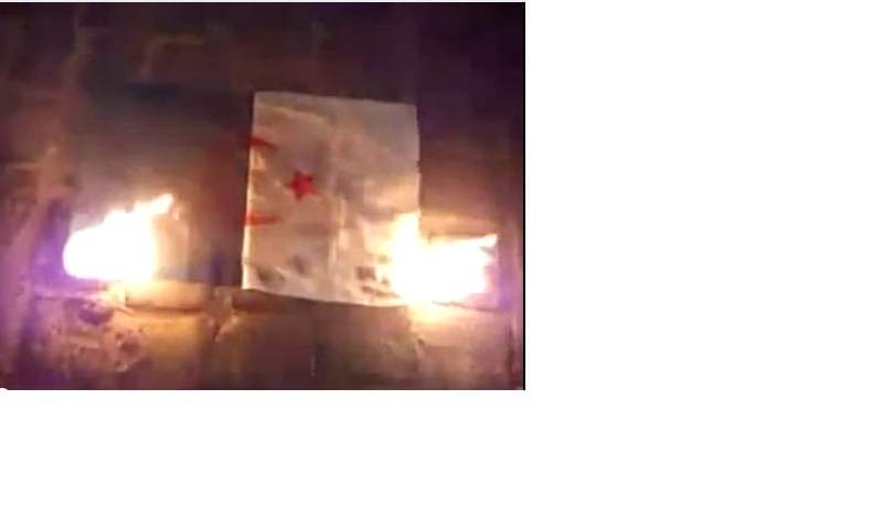 جرذان الناتو يحرقون علم الجزائر ويشتمون أسيادهم شاهد الفيديو