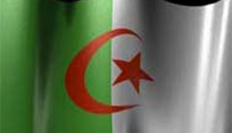دعا إلى إبراز العلم الوطني على غرار مصر و أمريكا ميهوبي يكشف:توزيع 5 ملايين علم و طني على العائلات الجزائرية