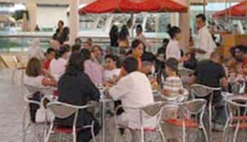 درارية تقضي لياليها على وقع السمر والموسيقى الهادئة…شهرة الشواء على الجمر تستقطب العائلات وتنافس سحر الشواطيء