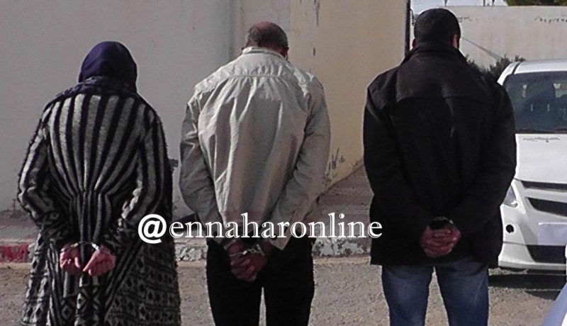 توقيف 4 أشخاص من بينهم عاملة بصيدلية بتهمة حيازة المؤثرات العقلية
