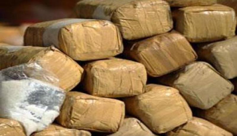 العثور على طرد فوق سطح البحر ببني صاف يحتوي على 30 كلغ من الكيف المعالج