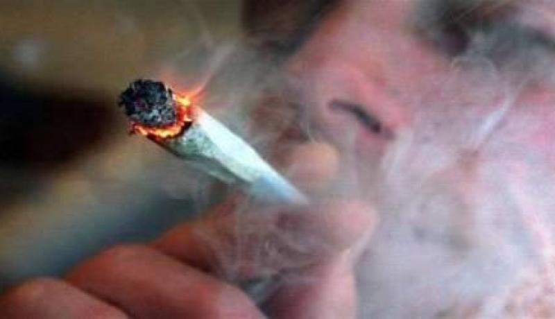 الإطاحة بشبكـــة للمتاجـرة فـــي المخـدرات وحجز كيلو غـرام ''كيف'' بباب الوادي