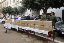 المغرب يزود مهربي المخدرات بهواتف تشوش على اتصالات الأمن الجزائري