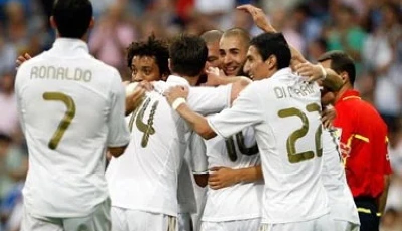 بنزيمة يغيب للإصابة عن لقاء الريال مع دورتموند بدوري أبطال أوروبا