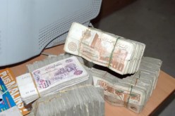 موظفون من البنوك والبريد وراء تسريب النقود المزورة‮ ‬