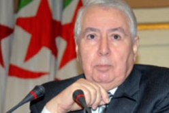 بن صالح: بوتفليقة أودع ملف ترشحه وفقا للإجراءات القانونيـــة