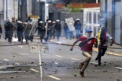 قتيلين في إحتجاجات ضد الرئيس الفنزويلي مادورو