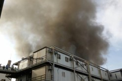 بالفيديو.. اندلاع حريق مهول قرب الحرم المكي