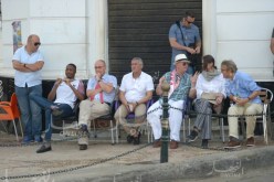 بالصور.. سفيرا فرنسا وكرواتيا بالجزائر يتابعان نهائي المونديال وسط العاصمة