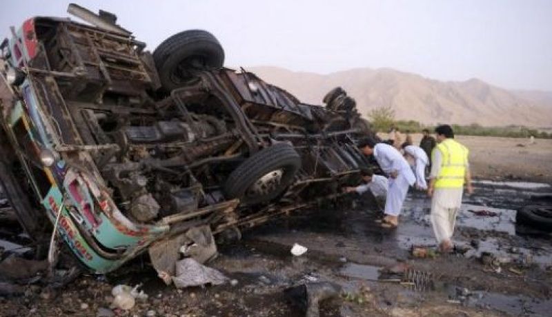 مقتل 14 شخصا في حوادث مرور في باكستان