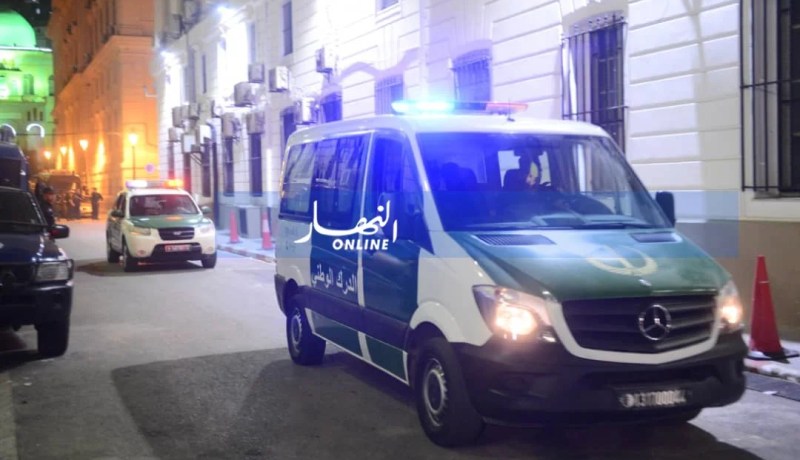 مغادرة أويحيى محكمة سيدي امحمد إلى سجن الحراش بعد سماعه في ملف KIA