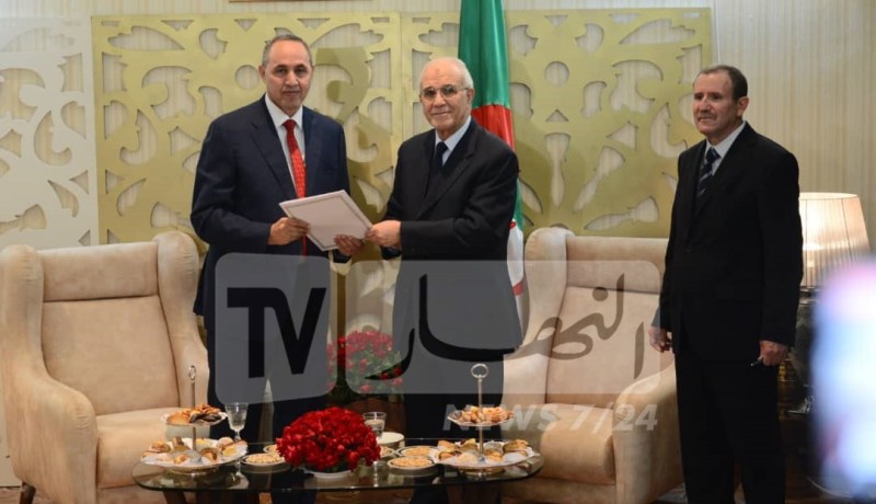 شرفي يستقبل ميهوبي لإيداع ملف ترشحه