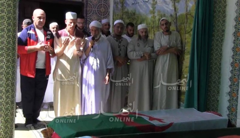 بالفيديو.. اللاعب الدولي السابق بديار يوارى الثرى بوهران