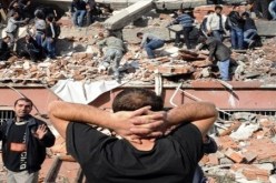 إنقاذ طفلة ووالدتها وجدتها من تحت الأنقاض بعد زلزال تركيا