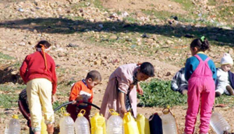 أحياء وسكان جنوب المدينة في رحلة بحث يومية عن الماء…ورڤلة مدينة الذهب الأسود تقع فريسة العطش هذه السنة