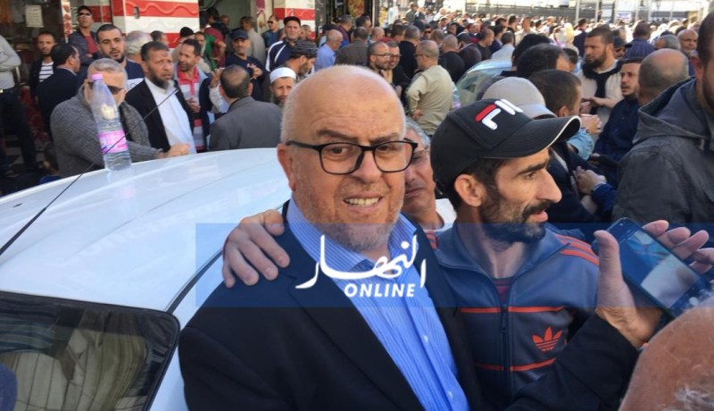 بالصور.. صالح عصاد يحضر جنازة عباسي مدني