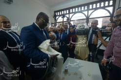 بالصور: وزير السياحة يزور دار الحرف التقليدية بباب الوادي