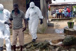 ارتفاع عدد حالات الإيبولا في غينيا وإصابة 3 أطباء