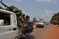 نهب وسلب واطلاق نار في بانغي والجنود الفرنسيون والافارقة ينتظرون تعزيزات