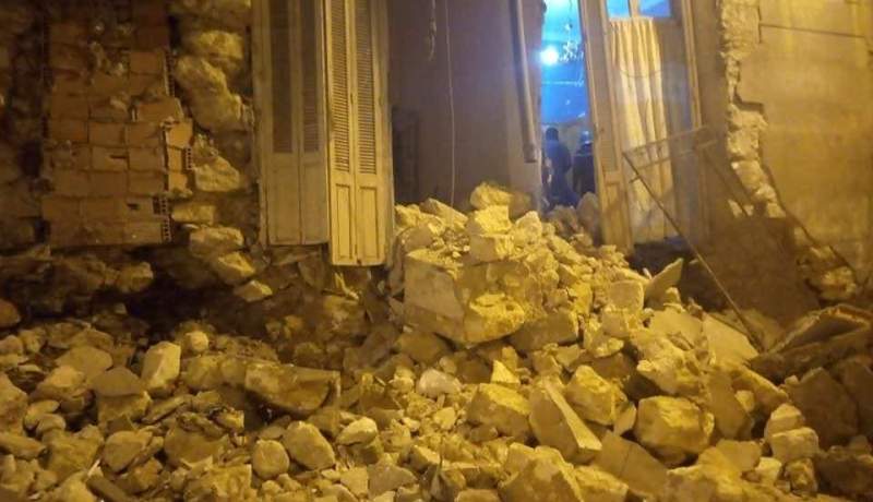 عائلات تبيت بالشارع بعد انهيار جزئي لعمارة بحي سان بيار في وهران