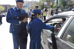 شرطة عزازقة تنظم زيارة تحسيسية لأطفال المدارس