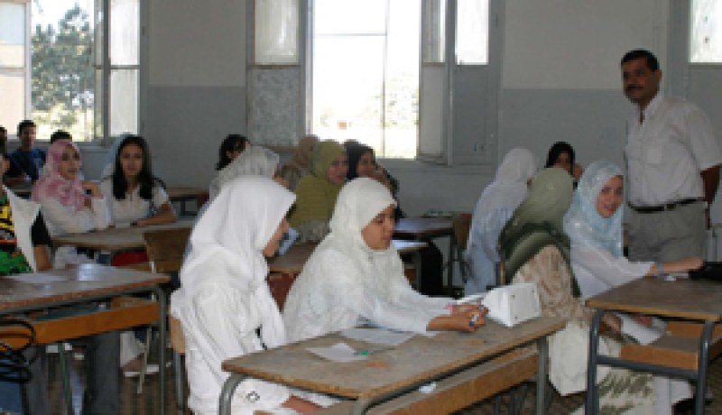 بعدما تأجل تطبيقها السنة الماضية نظرا لتخوف التلاميذ…تكوين متواصل لفائدة الأساتذة في مجال نظام “المقاربة بالكفاءات” ابتداء من أكتوبر المقبل