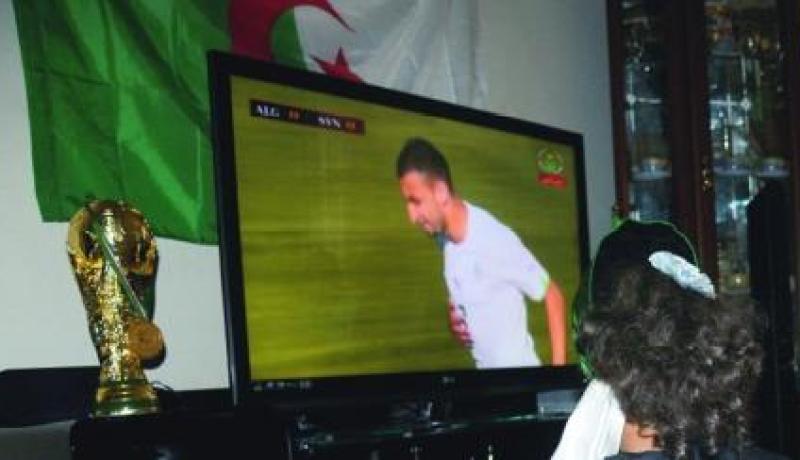 شـاشـات “بــلازمـا” بـدلا مـن تــذاكـر الـمـلـعـب