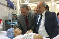 بالفيديو.. ميهوبي يزور الفنان رشيد زغيمي بالمستشفى