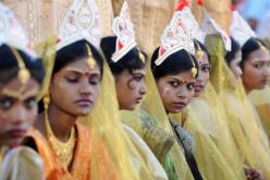 قرية هندية تفرض حظرا على زواج الحب