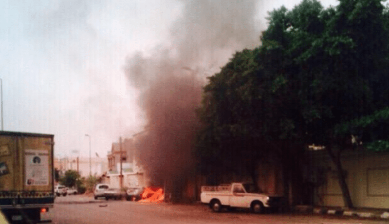 بالصور.. مقتل شخصين بسقوط قذائف يمنية على جنوب السعودية