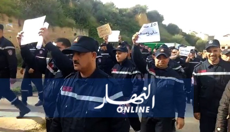 الحماية المدنية في مسيرات سلمية بشعار “ديڨاج” و”تتنحاو ڨاع”!!