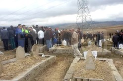 جثمان الفقيد علي فضيل يوارى الثرى في مقبرة البويرة