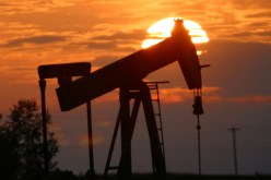 تراجع أسعار النفط بسبب توقعات ضعف الطلب
