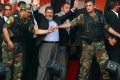 محمد مرسي : القوات المسلحة المصرية قدمت نموذجا فريدا من الوطنية واحترام إرادة الشعب