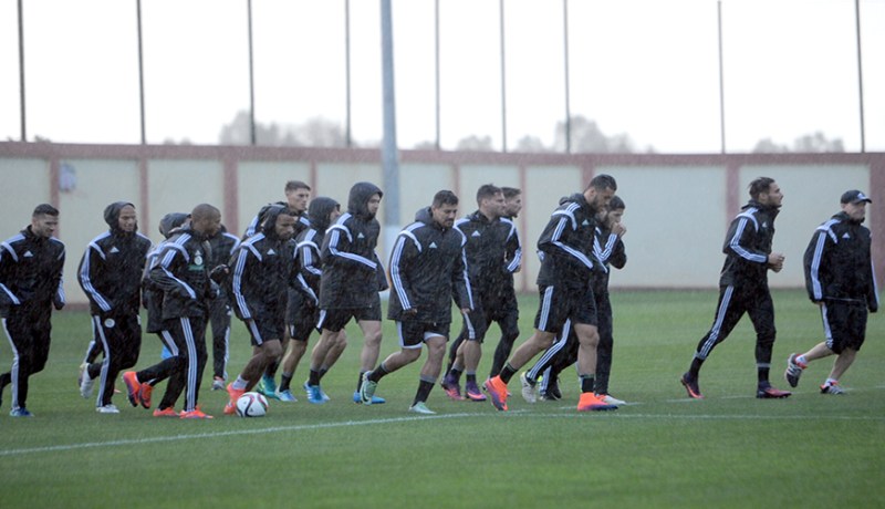 غولام وسليماني يندمجان وليكانس يصر على تجهيز مدافع نابولي ولو بالحقن