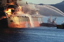 كارثة بيئية بسبب ناقلة النفط الإيرانية المنكوبة في بحر الصين