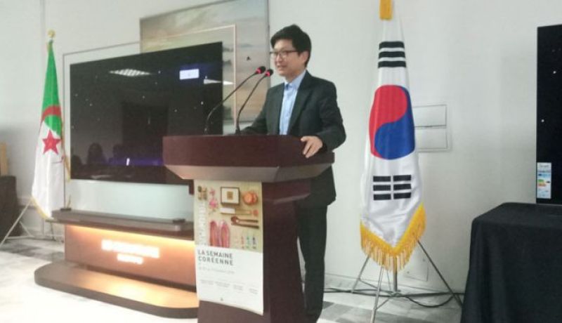 السفير الكوري الجنوبي يتباحث مع والي أدرار سبل التعاون و الإستثمار في المنطقة