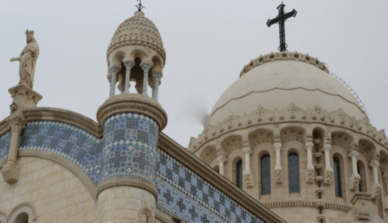 غلق كنيسة بوهران لطباعتها كتب ومنشورات للتبشير