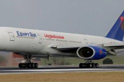 مصر تعيد طائرة دمشق من الممر بعد بلاغ بوجود فتاة مختطفة